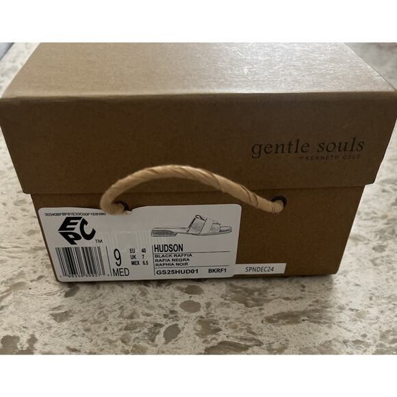 Gentle Souls by Kenneth Cole Women's Hudson Flat Sandal, Black Raffia, 9 - Picture 11 of 11